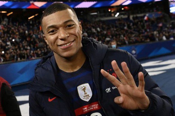 日韩成人在线播放